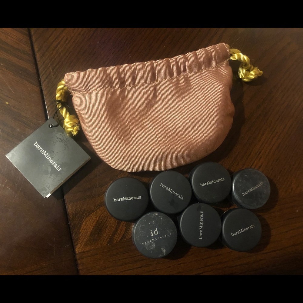 7 bareMinerals eyeshadows with NWT cinch bag.